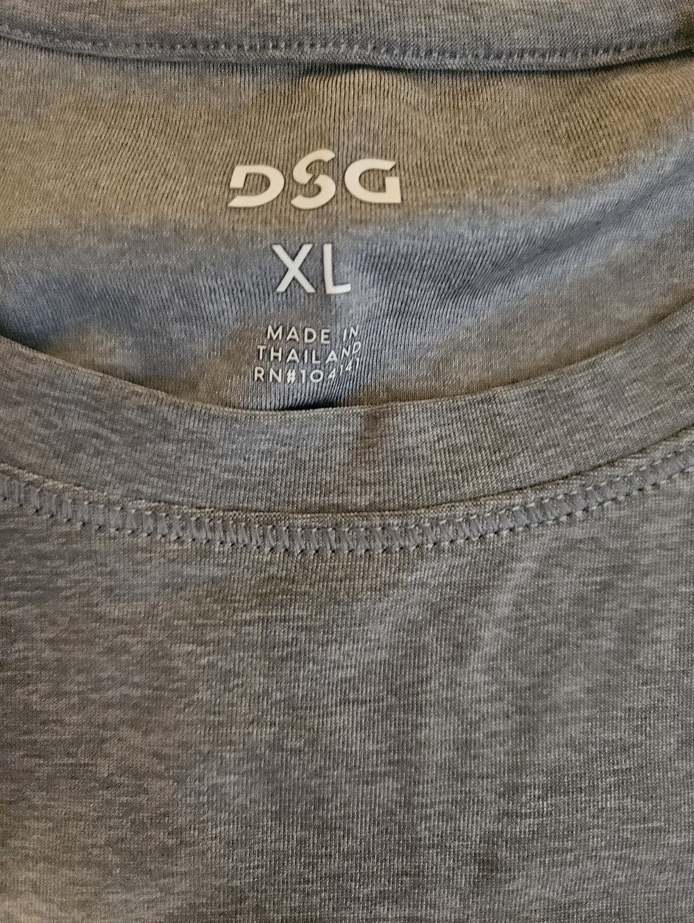DSG (Dick's Sporting Goods) Performance Women's Tank. Moisture Wicking. Size XL - Picture 3 of 6